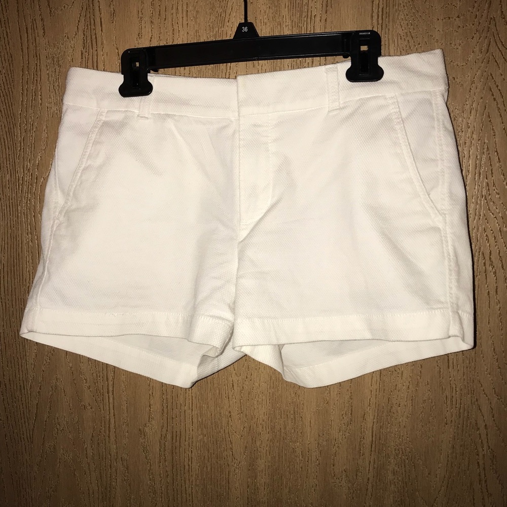 Gap Girlfriend 3-in short white size 10